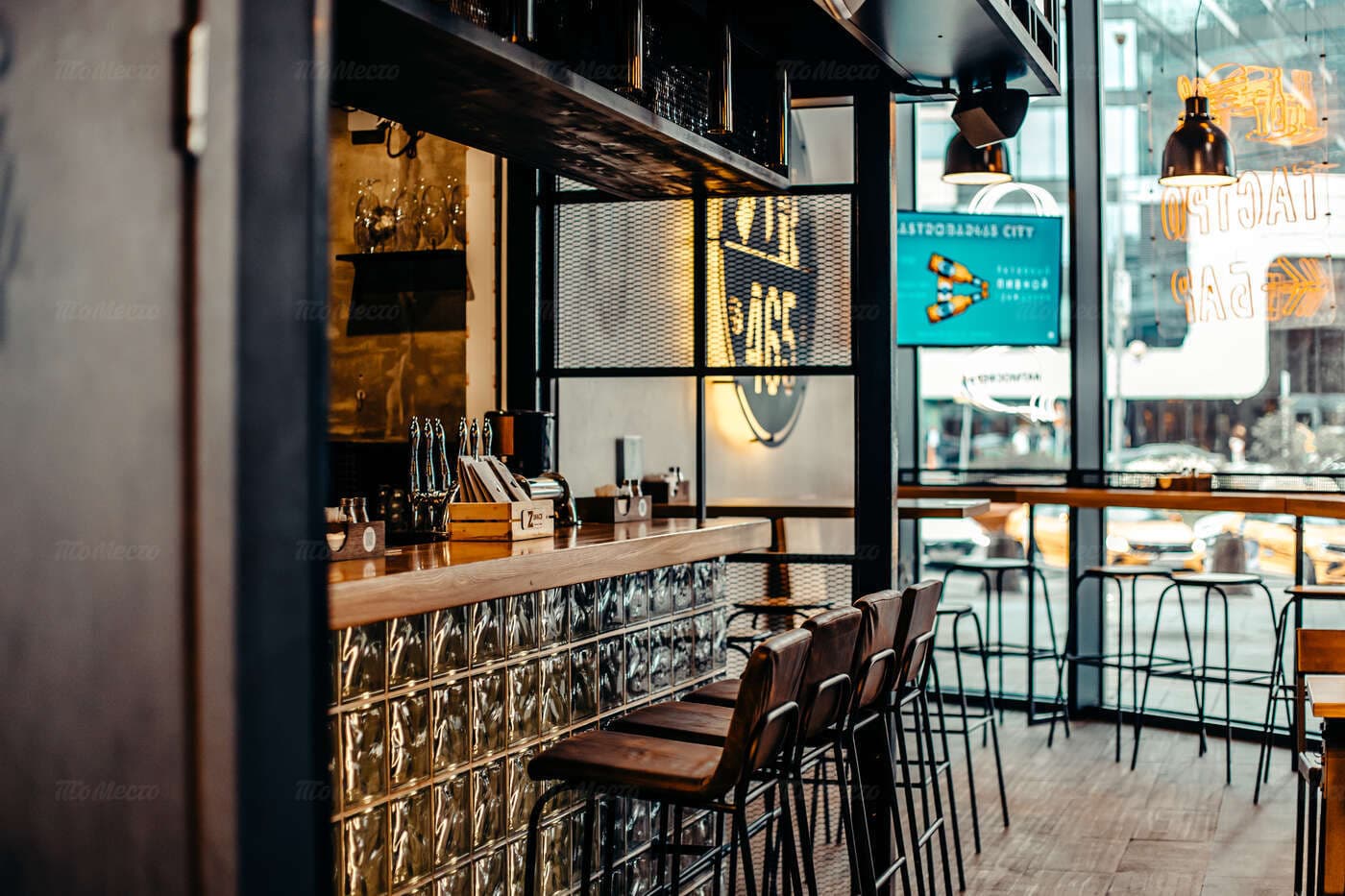 Интерьер бара